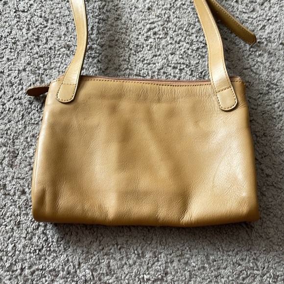 Amanda Smith Crossbody Bag - Picture 5 of 6